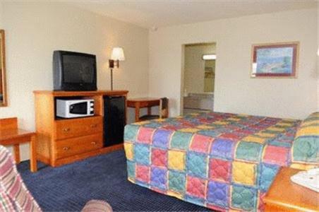 Mid-Town Inn Кларксвілл Номер фото